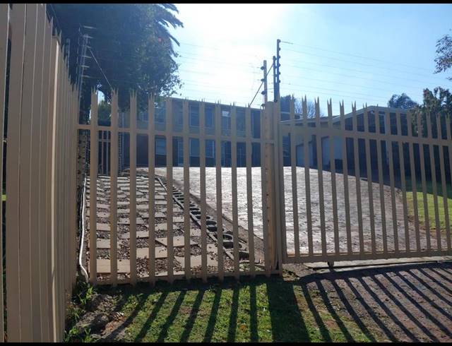 4 BEDROOM HOUSE FOR SALE IN OBSERVATORY